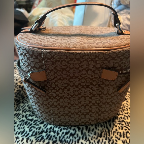 Coach Signature Makeup Bag - Picture 1 of 6
